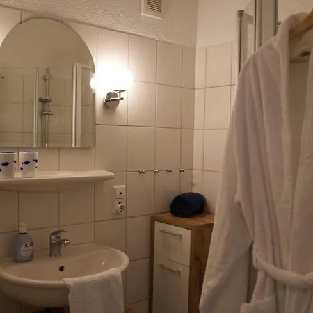 Inselblume 65 - Am Meer, Blick Zum Yachthafen * Burgtiefe auf Fehmarn